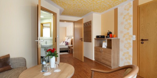 Unsere Suite, die auch zum Familienzimmer für 4 Personen umgebaut werden kann. Hier im Hotel Pension Stern Bad Buchau